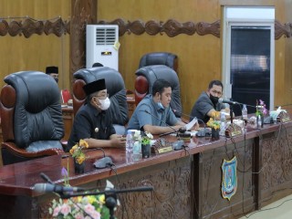 Bupati Mengikuti Rapat Paripurna