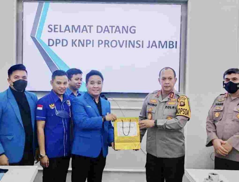 Foto :Kapolda Jambi Irjen. Pol. Albertus Wibowo, S.I.K., M.I.K Beserta Ketua KNPI Prov. Jambi Dr. Mohammad Arqon